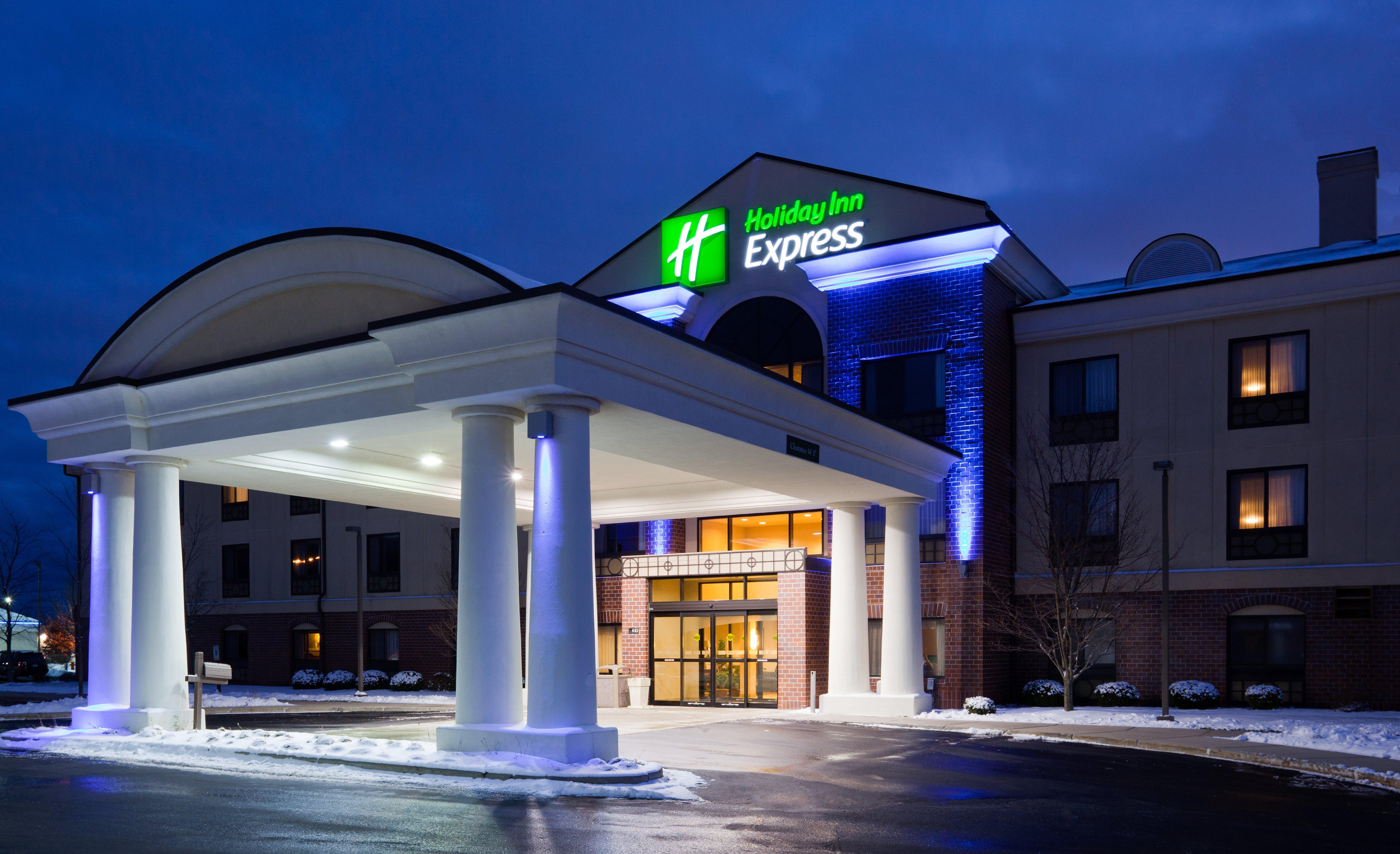 Holiday Inn Express Milwaukee N- Brown Deer/Mequon Екстер'єр фото